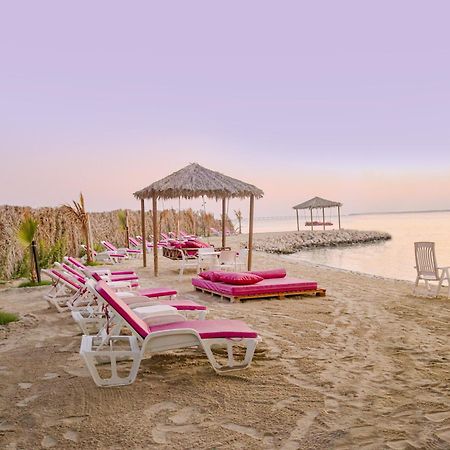 Lagoona Beach Luxury Resort And Spa Manama Eksteriør bilde Beach at the resort