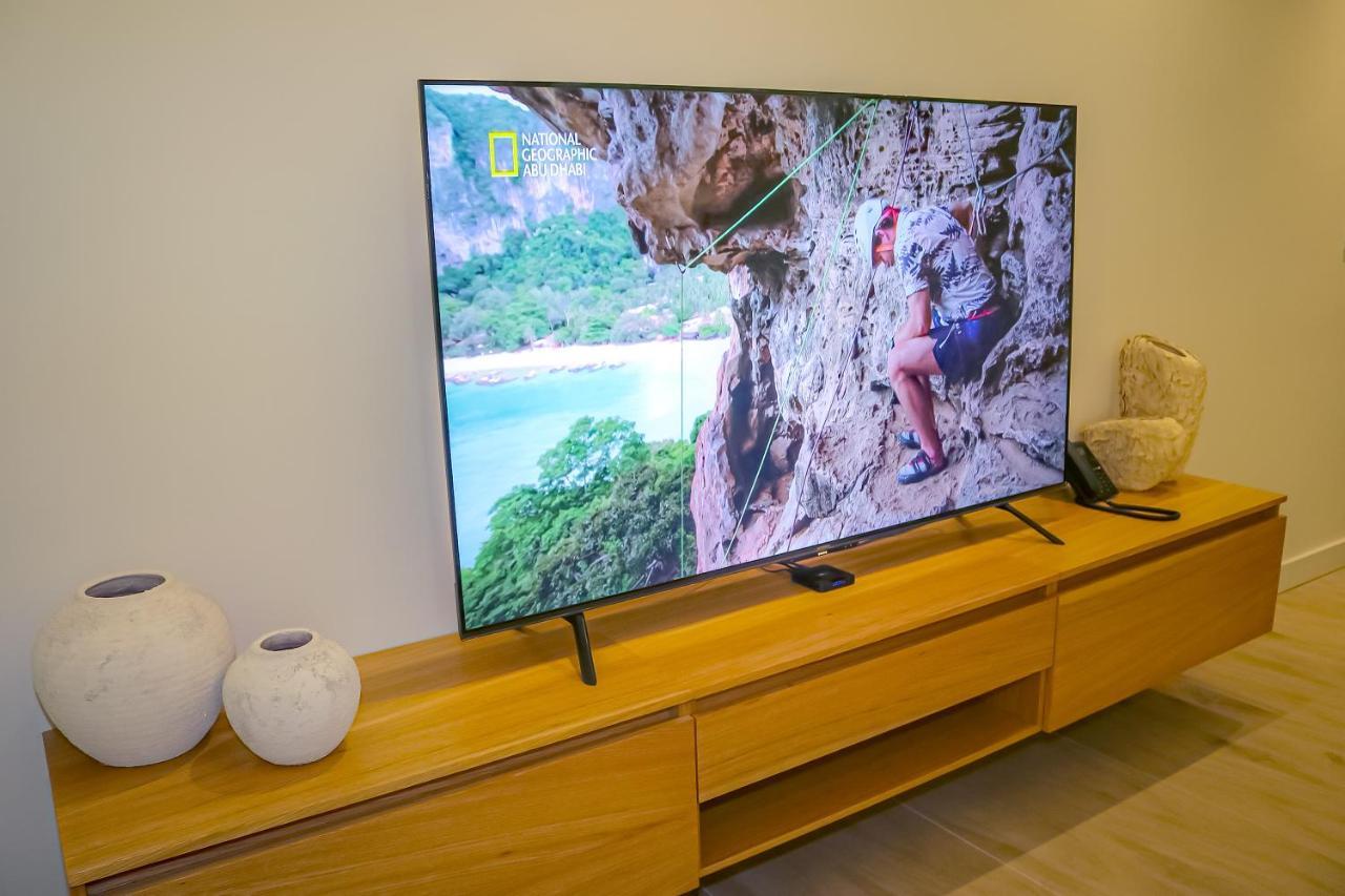 Lagoona Beach Luxury Resort And Spa Manama Eksteriør bilde A 4K television